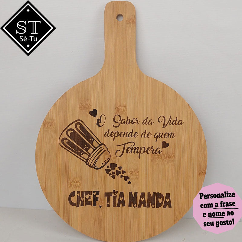 Tábua de Corte em Bambu O sabor da Vida depende de quem a Tempera